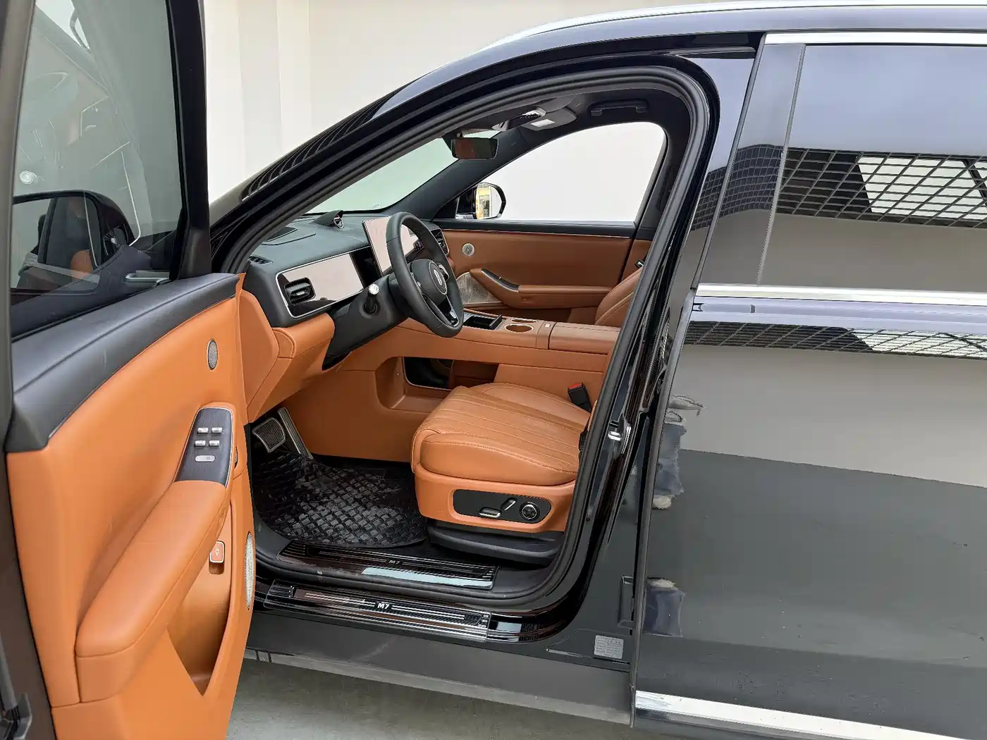 AITO Wenjie AITO M7 2026 Extended Range Max AWD 5-seater фото 14