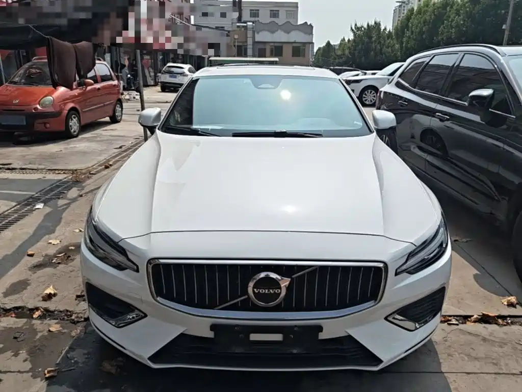2022 Volvo S60 Plug-in Hybrid