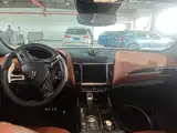 Photo 5 - Maserati Levante