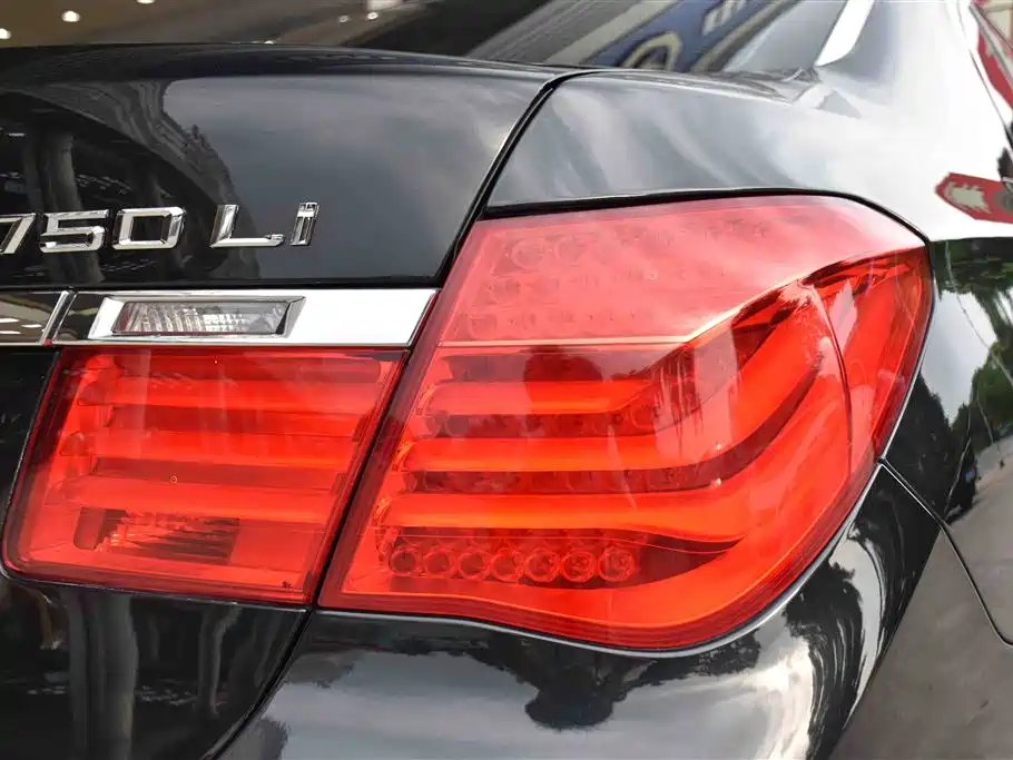 BMW 7 Series 2011 730Li Elegance фото 18
