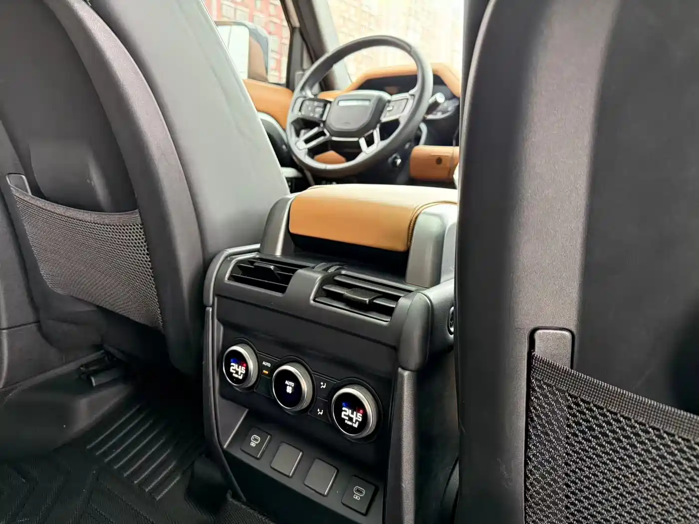 Land Rover Defender 2023 Model 110 3.0T P400 X-DYNAMIC HSE фото 11