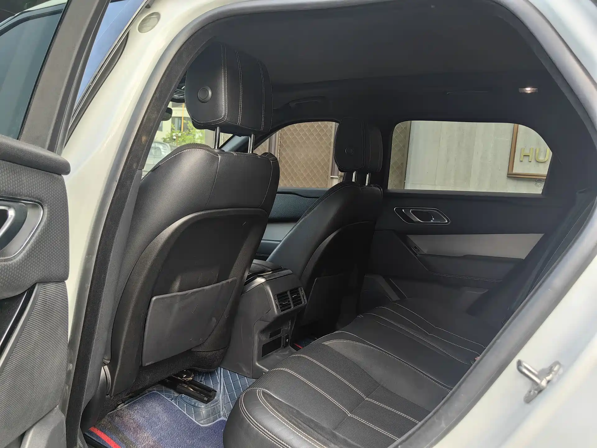 Фото 6 - Land Rover Range Rover Velar