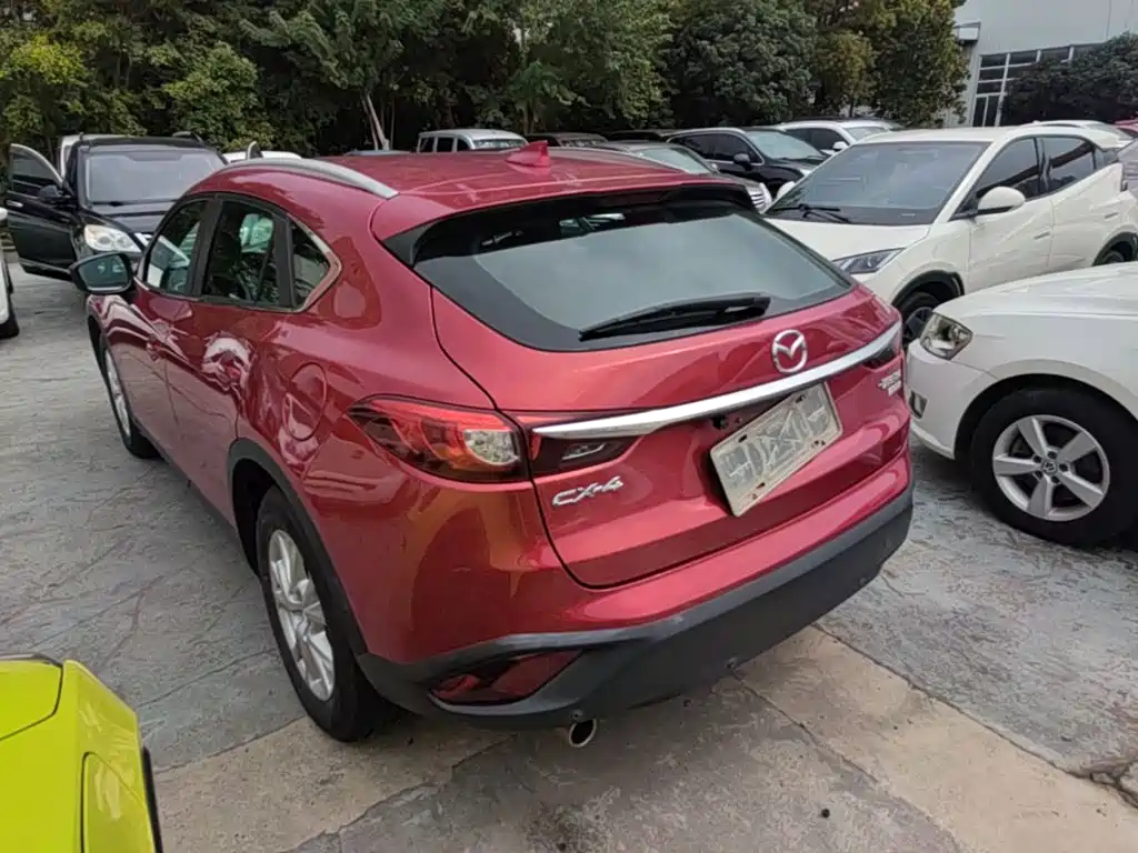 Photo 5 - Mazda CX-4