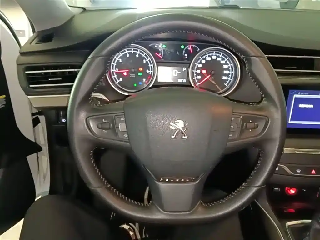 Peugeot 408 2016 1.6T Automatic Luxury Edition фото 11