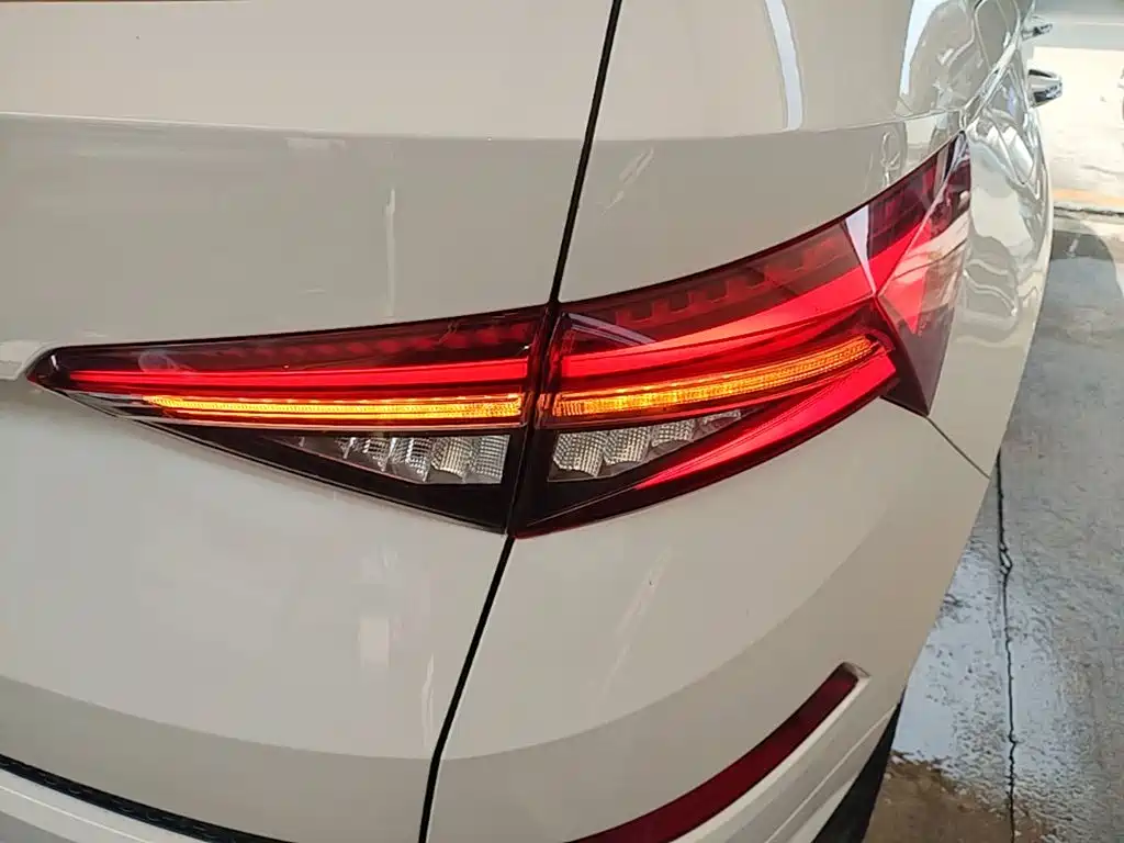 Škoda Kodiaq 2023 2022 Facelift TSI330 7-seat FWD Luxury Edition