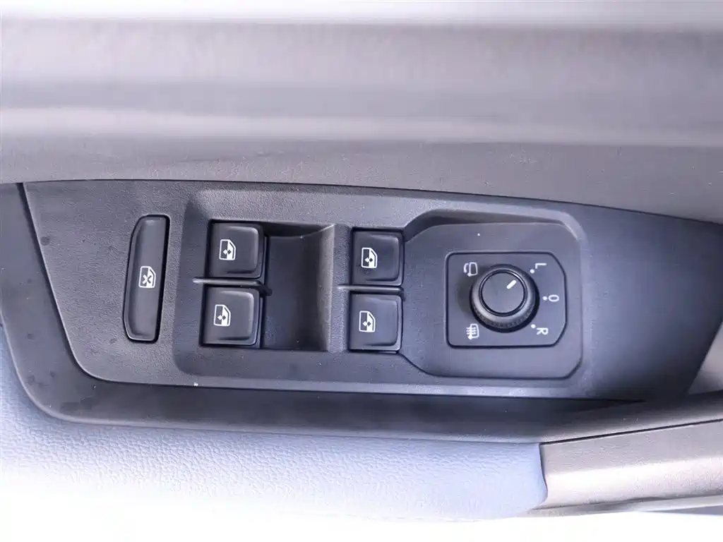Volkswagen Lavida 2024 Model 1.5L Automatic 5 Million Edition фото 17