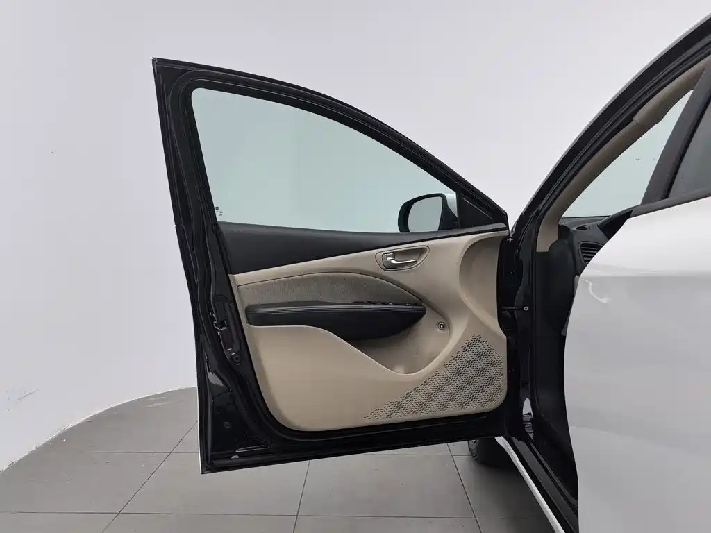 Fiat Viaggio 2014 2012 1.4T Auto Joy Edition
