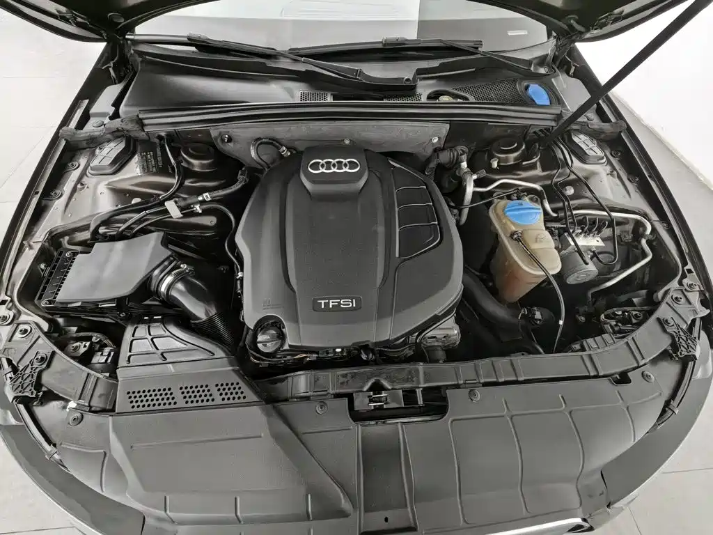 Фото 6 - Audi A4L