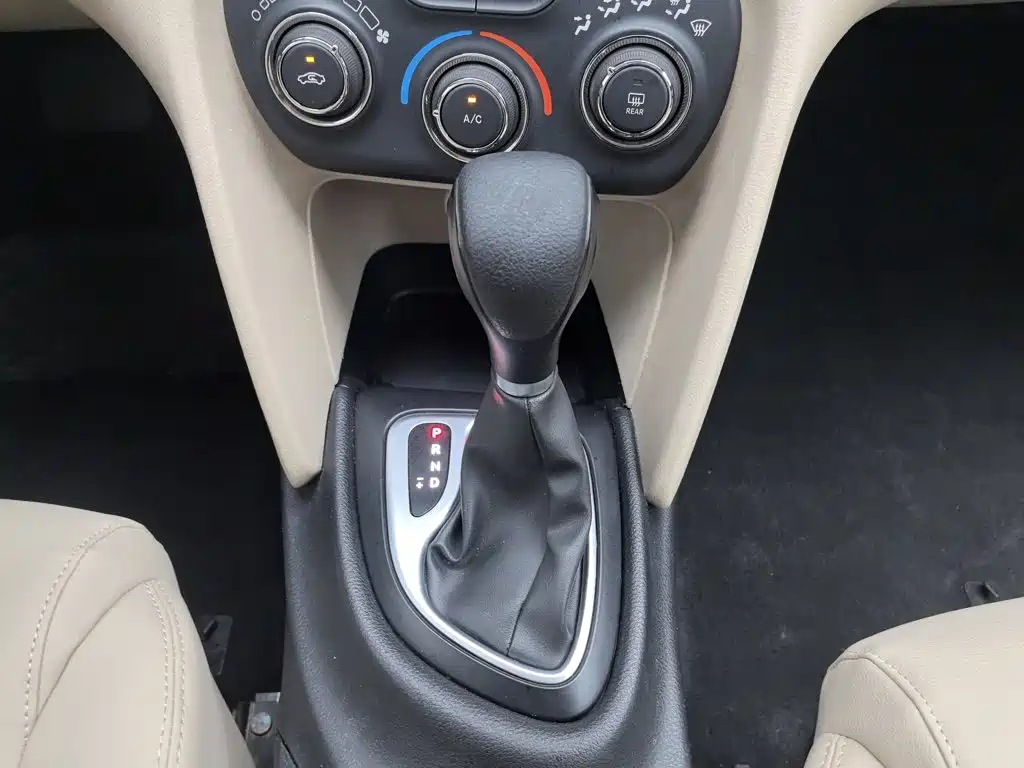 Fiat Viaggio 2014 2012 1.4T Auto Joy Edition