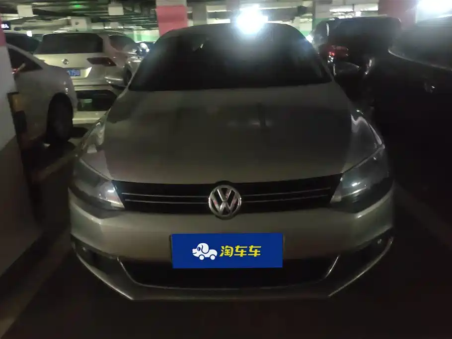 Volkswagen Sagitar 2014 1.6L Automatic Comfort фото 2