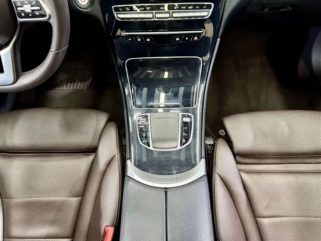 Mercedes-Benz GLC 2021 GLC 260 L 4MATIC Sporty фото 21
