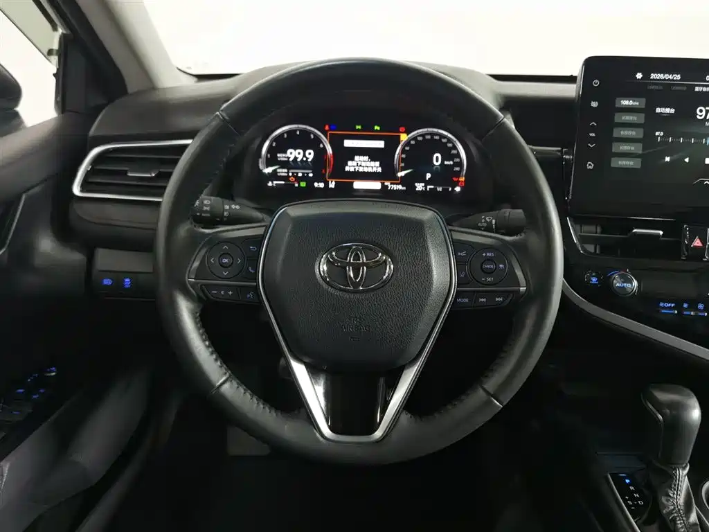 Toyota Camry 2023 2.5G Luxury Edition фото 11