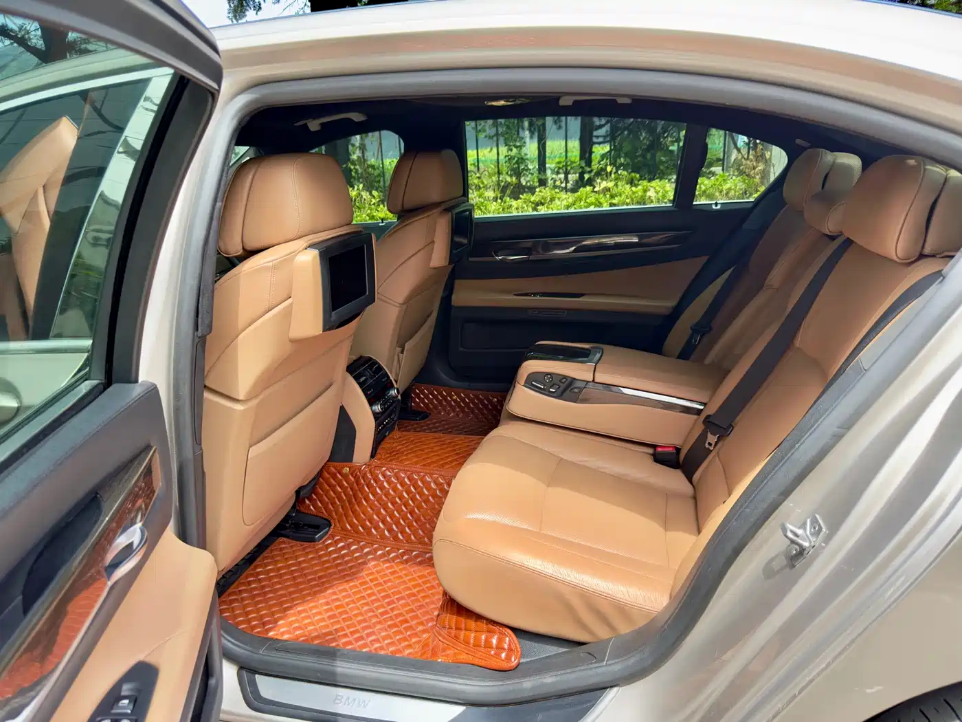 BMW 7 Series 2011 730Li Elegance фото 17