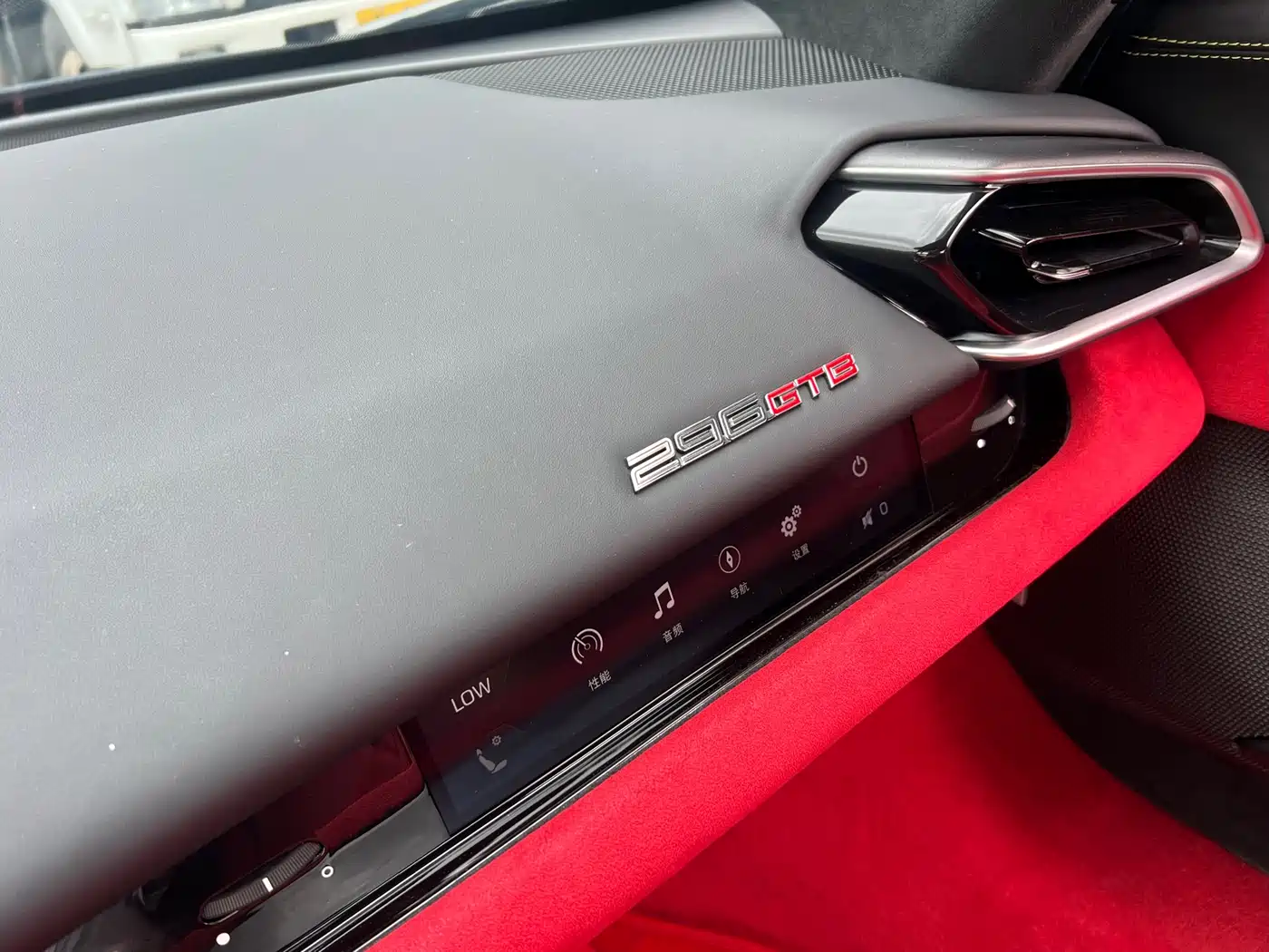 Ferrari 296 2021 3.0T V6 GTB фото 8