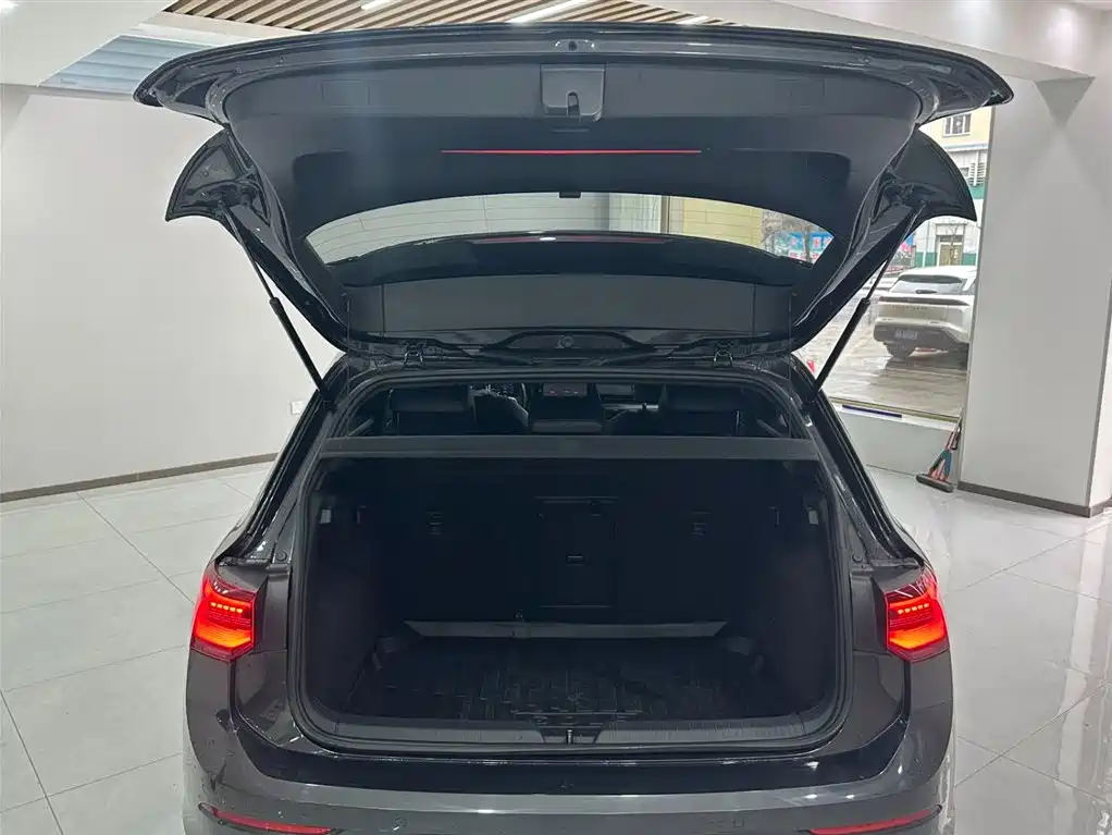 Volkswagen Golf 2023 Facelift 280TSI DSG R-Line Lite фото 22