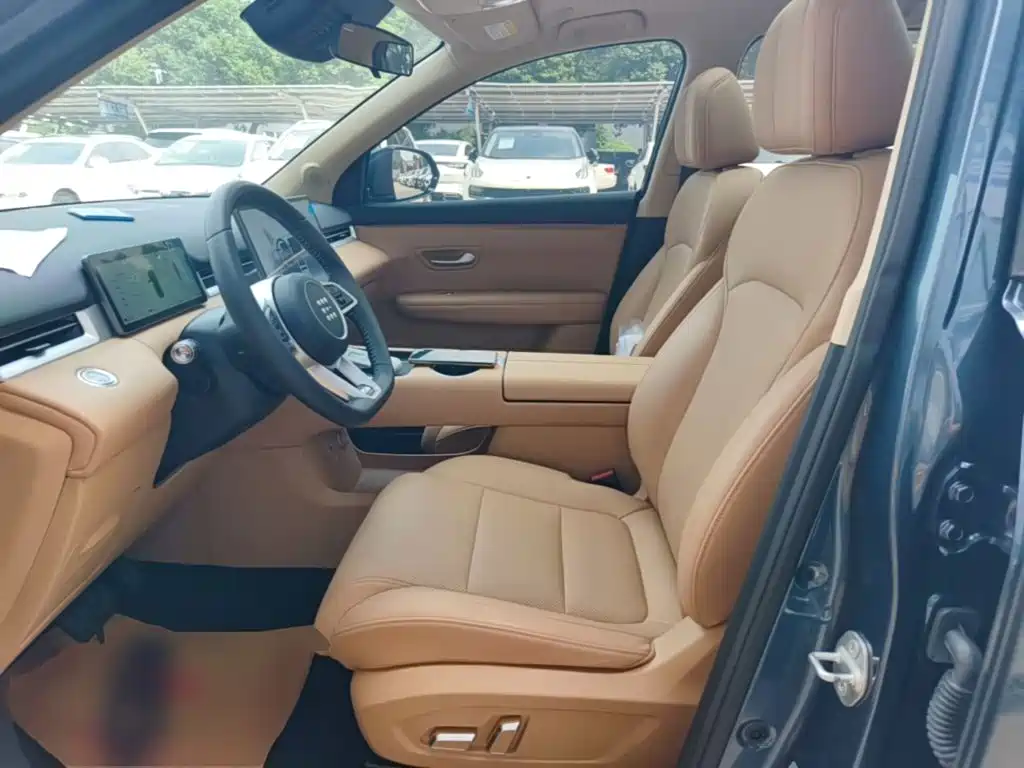 Landian E5 PLUS 2025 2025 120km Standard Travel Custom Edition 7-seater