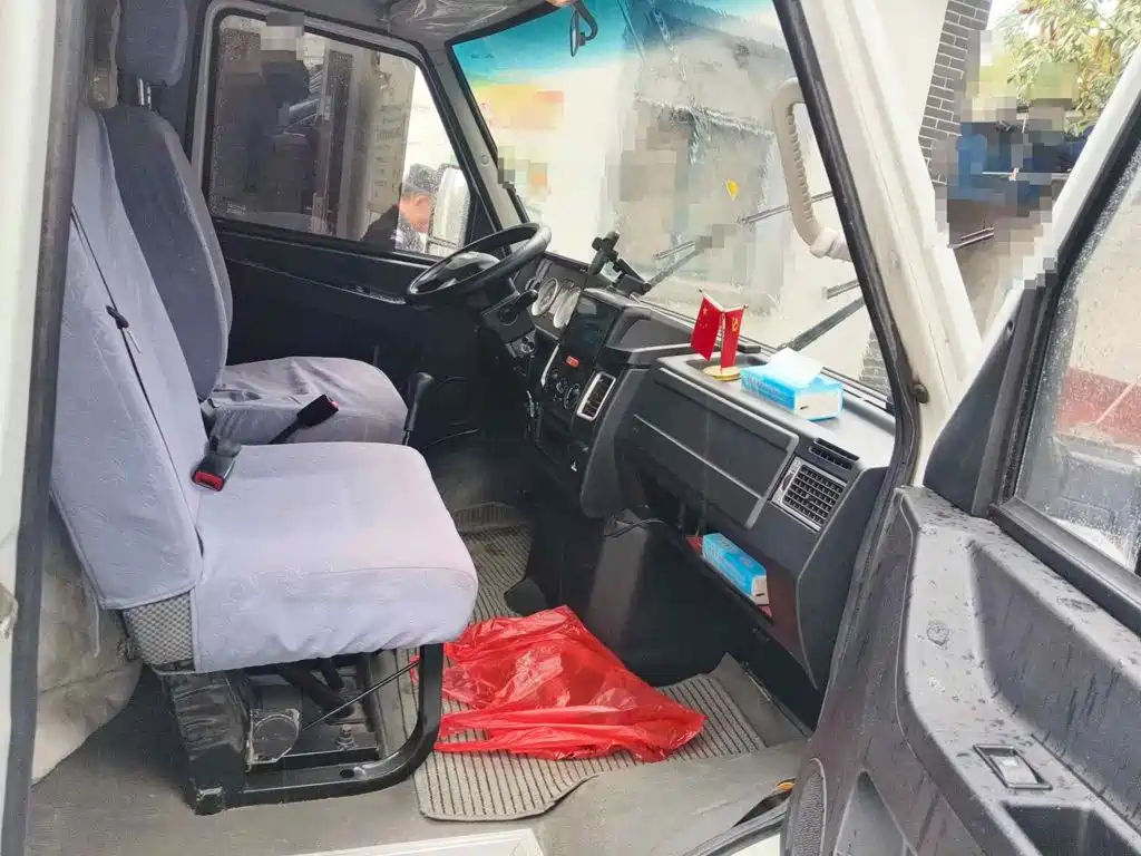 Iveco Daily 2022 2021 Model 2.5T A35 M1 Passenger Vehicle 5-9 Seats Short Wheelbase Low Roof Dual Tires Manual Door