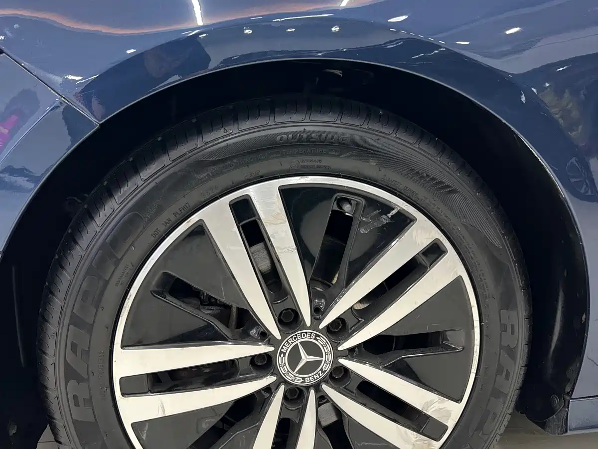 Mercedes-Benz A-Class 2019 A 180 L Sport Sedan фото 4