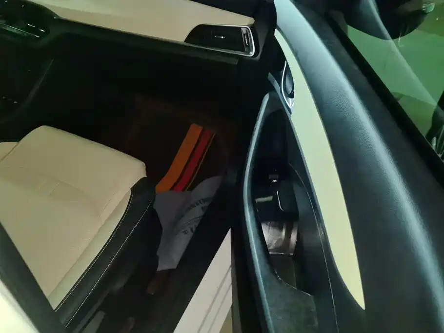 Baojun 360 2019 2018 1.5L Automatic Luxury (China V)