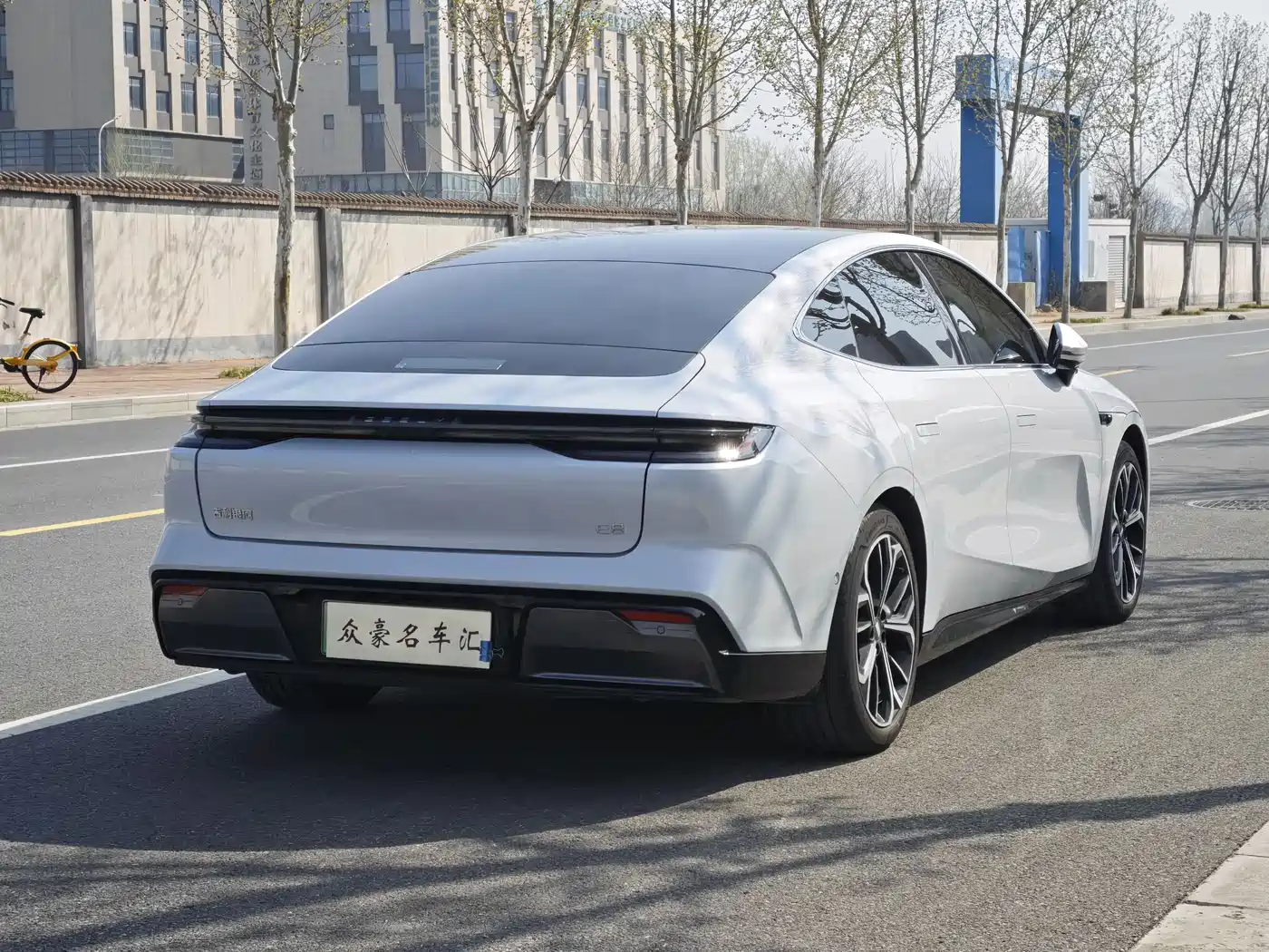 GEELY GALAXY GALAXY E8