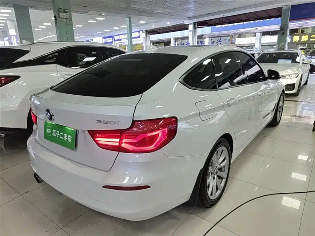 BMW 3 Series GT 2019 320i Fashion Model фото 7