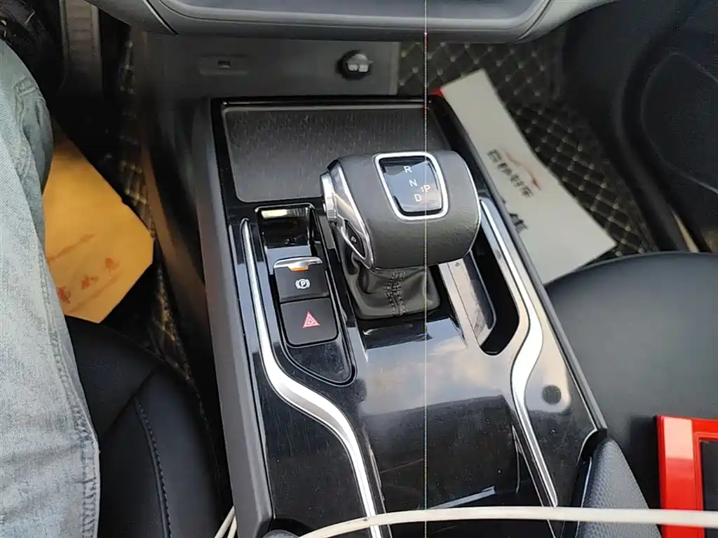 Hongqi E-QM5 2022 431km Charging Enjoyment Edition фото 14