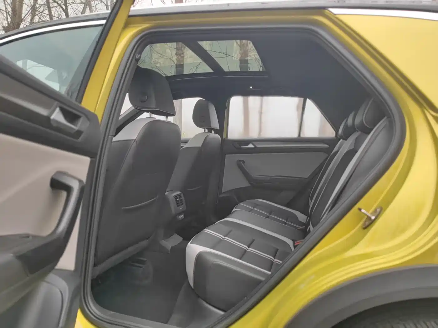 VOLKSWAGEN T ROC EXPLORING SONGS