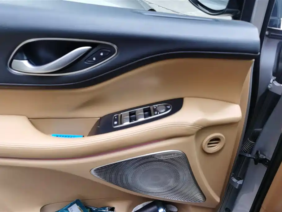 Voyah Auto Voyah Dreamer 2022 Low-carbon Dream+Smart Package фото 7