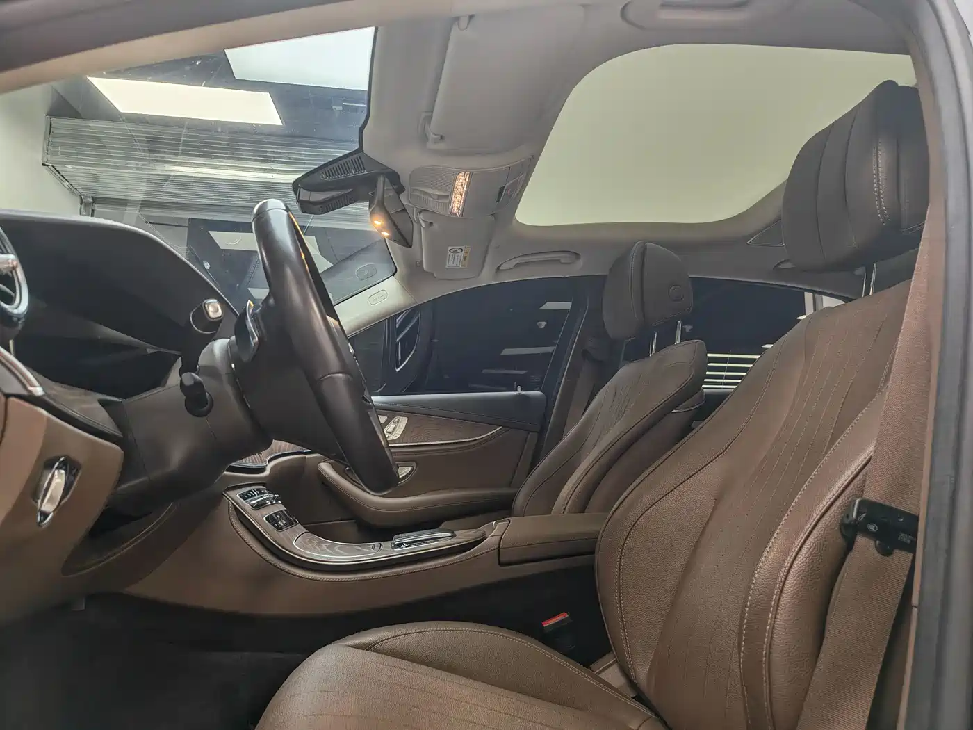 Mercedes-Benz E-Class 2023 E 300 L Fashion фото 16