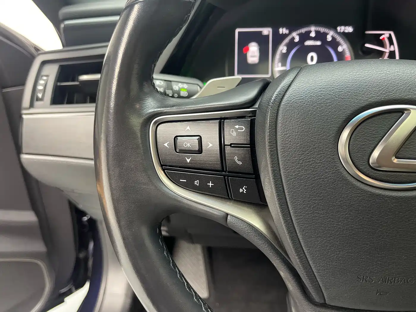 Lexus ES 2022 200 Excellence Edition фото 25