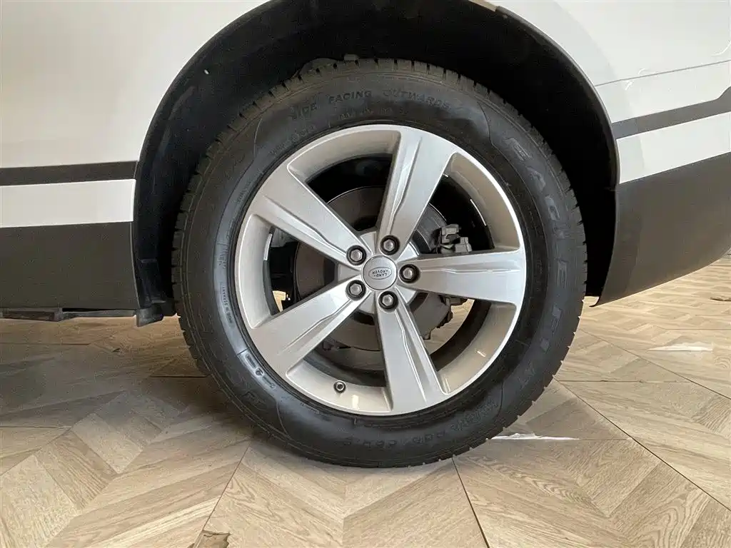 Land Rover Range Rover Velar 2019 250PS фото 11
