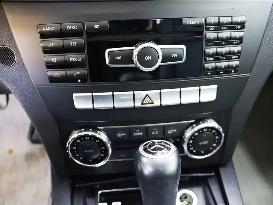 Mercedes-Benz C-Class 2011 C 180K Classic фото 19