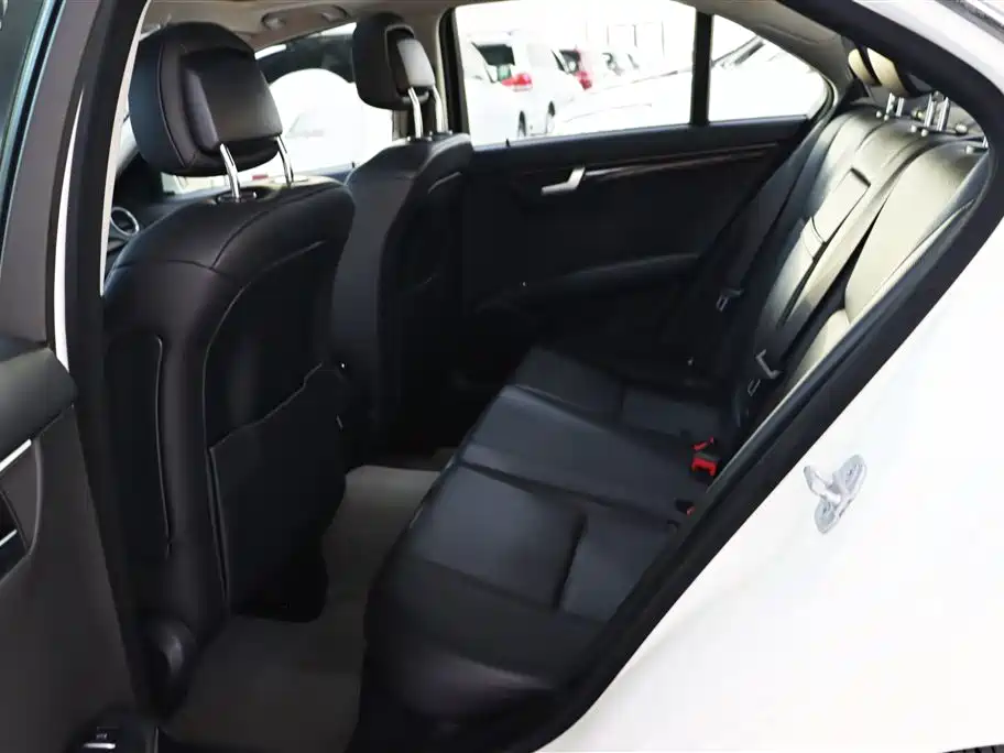 Mercedes-Benz C-Class 2011 C 180K Classic фото 5