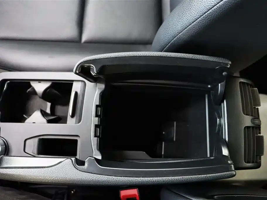 Mercedes-Benz C-Class 2011 C 180K Classic фото 17
