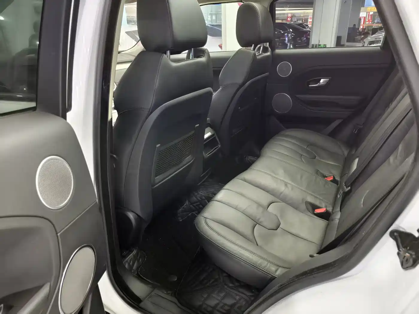 Land Rover Range Rover Evoque (Import) 2014 2.0T 5-door Brilliance фото 8