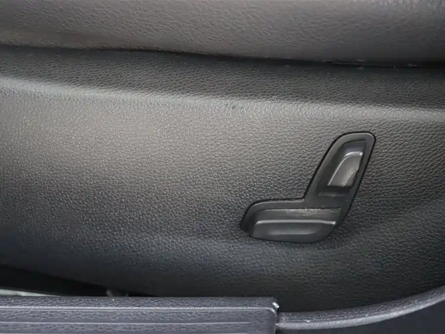 Mercedes-Benz C-Class 2011 C 180K Classic фото 14
