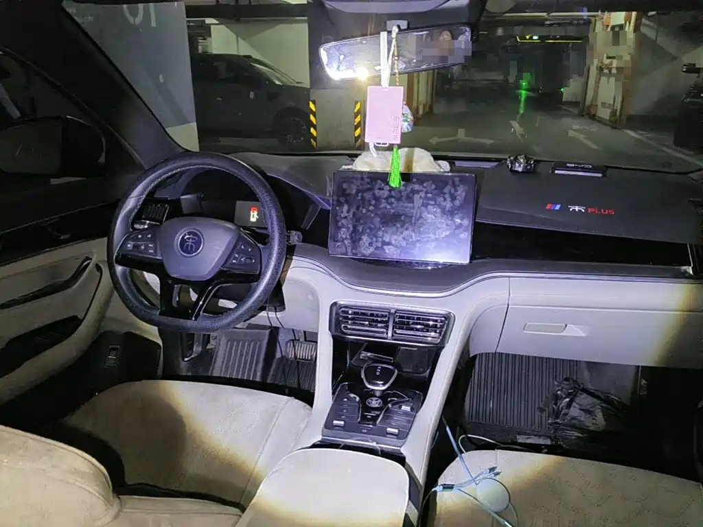 Photo 12 - BYD Song PLUS PHEV
