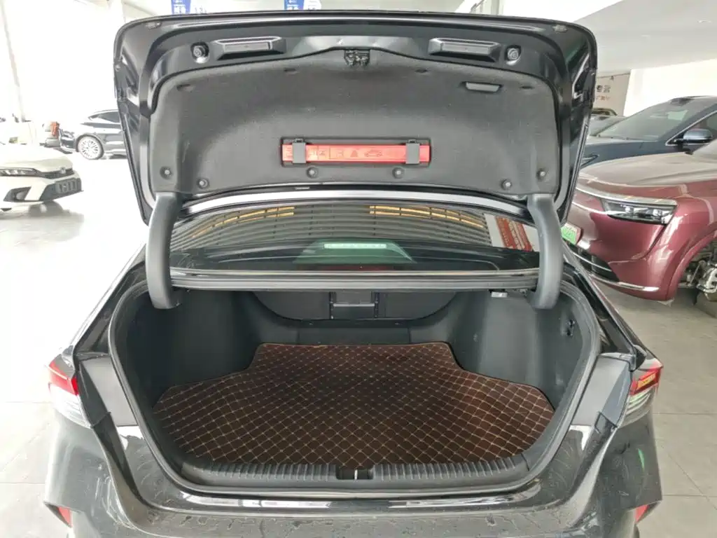 Photo 19 - Honda Inspire