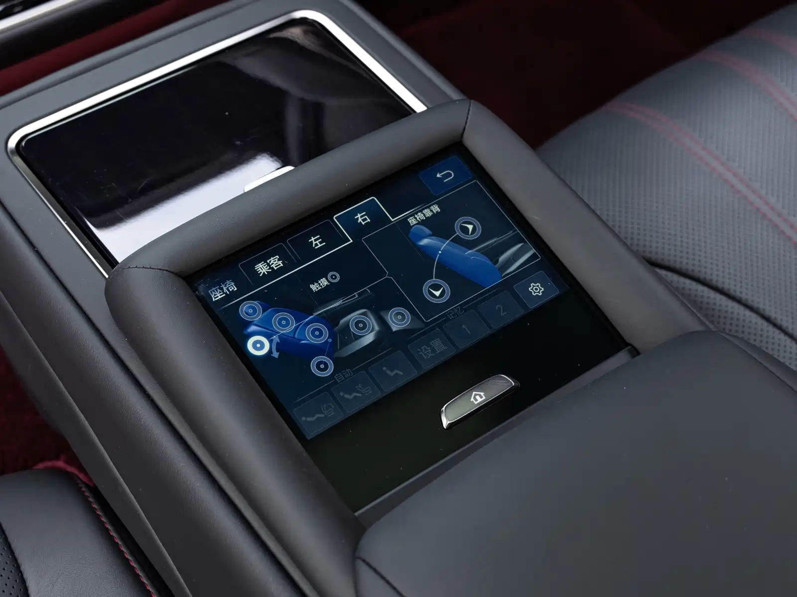 Фото 23 - Lexus LS