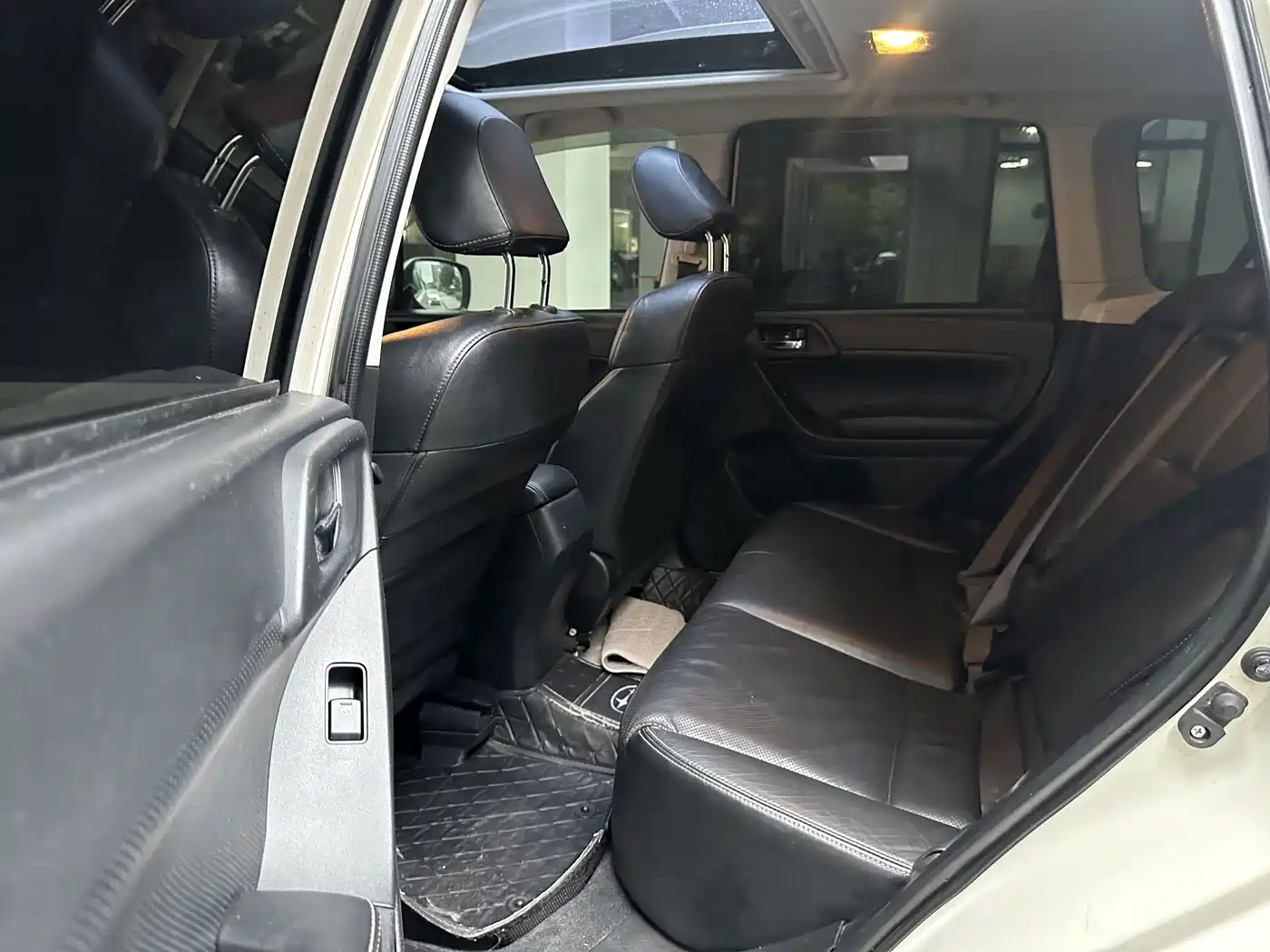 Photo 6 - Subaru Forester
