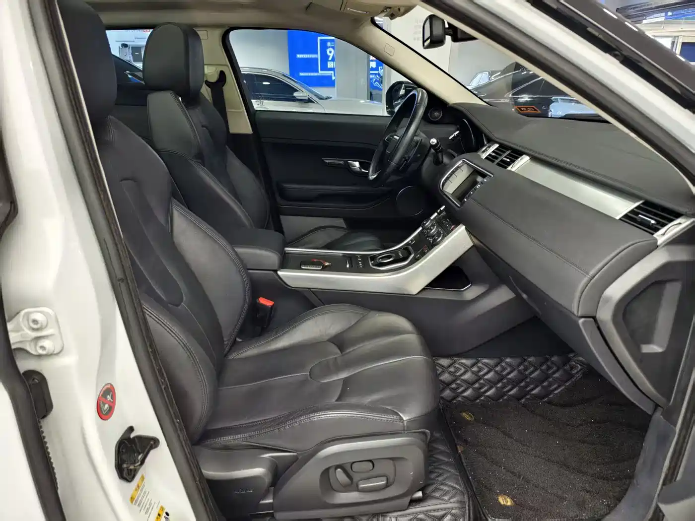 Land Rover Range Rover Evoque (Import) 2014 2.0T 5-door Brilliance фото 13