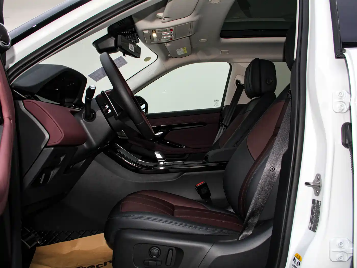 Land Rover Range Rover Evoque 2024 Range Rover Evoque L 249PS Light Master Edition фото 5