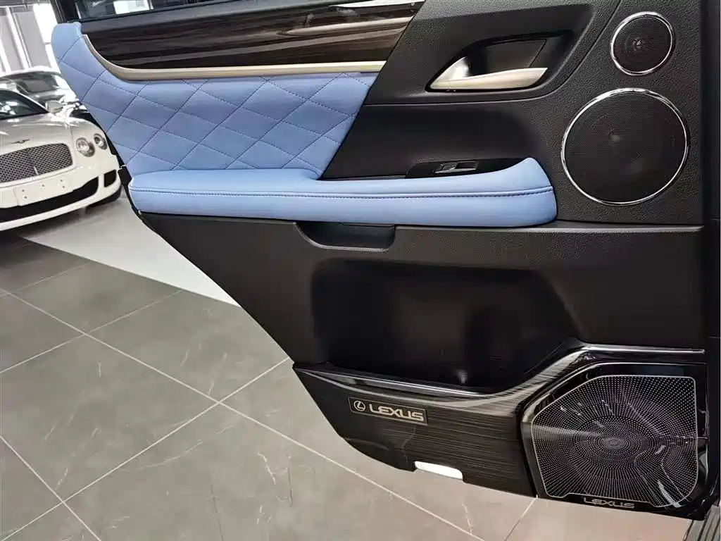 Lexus LX 2019 570 Peak Special Edition фото 9