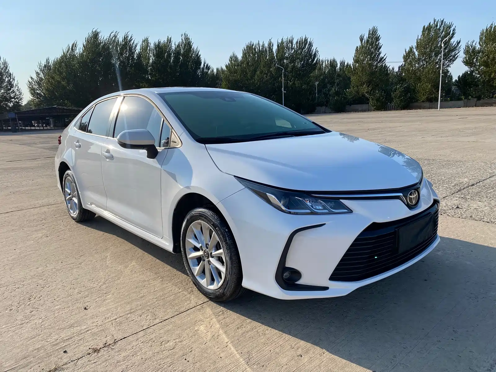 Фото 3 - Toyota Corolla