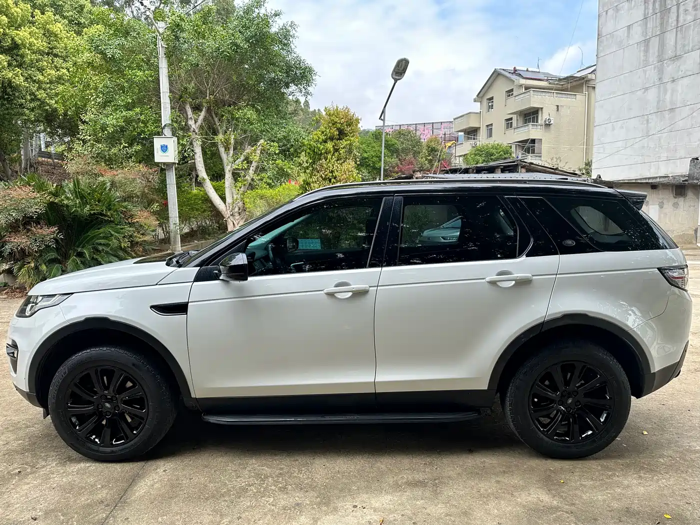 Land Rover Discovery Sport 2017 2.0T SE фото 3