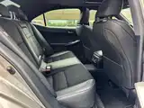 Фото 13 - Lexus IS