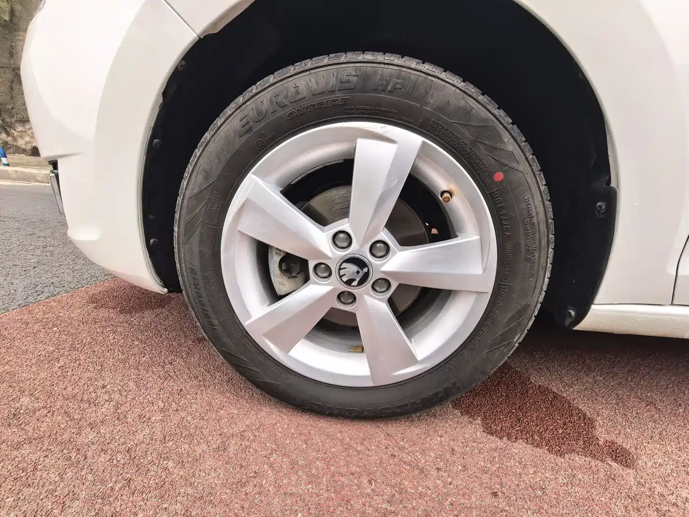 Škoda Skoda Rapid Spaceback 2016 Facelift 1.6L Automatic Innovation Edition фото 15