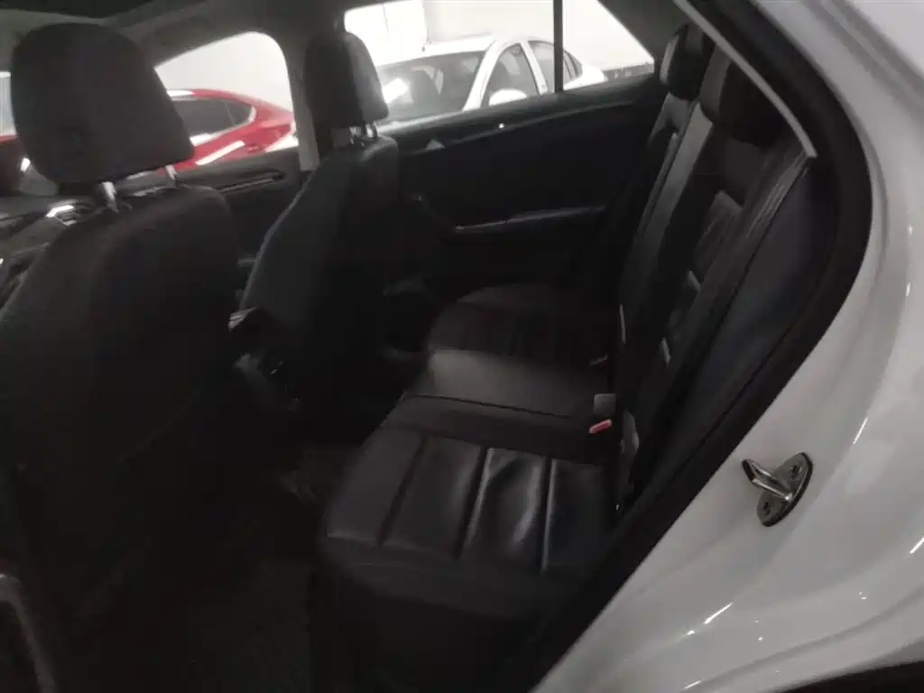 Volkswagen T-ROC 2018 280TSI DSG 2WD Comfort China VI фото 17