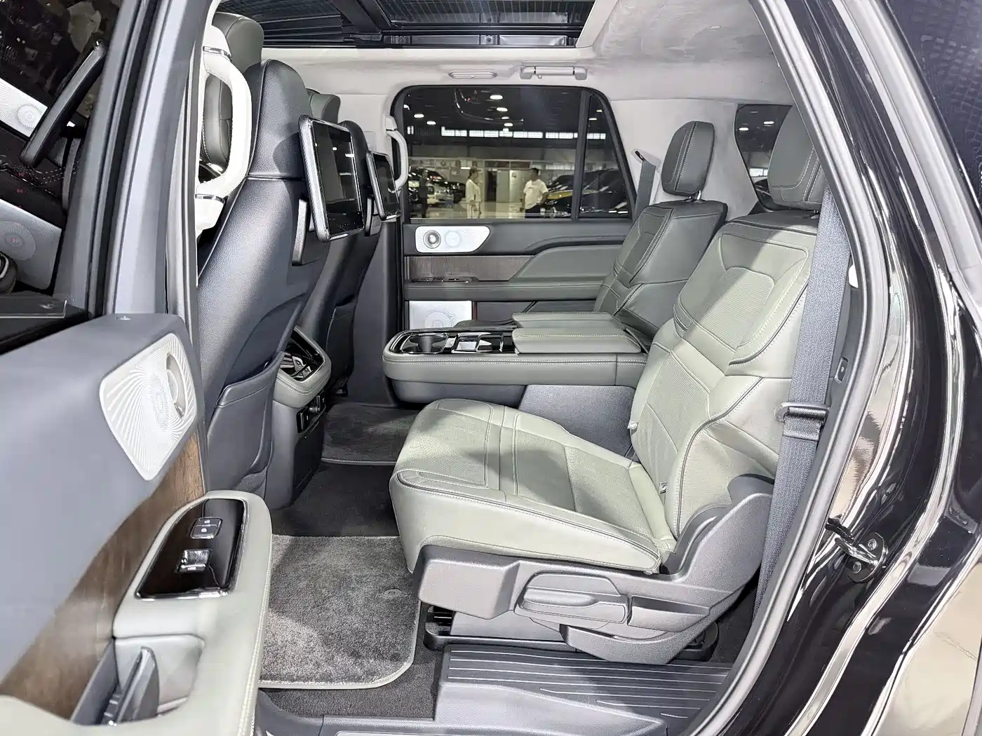 LINCOLN NAVIGATOR