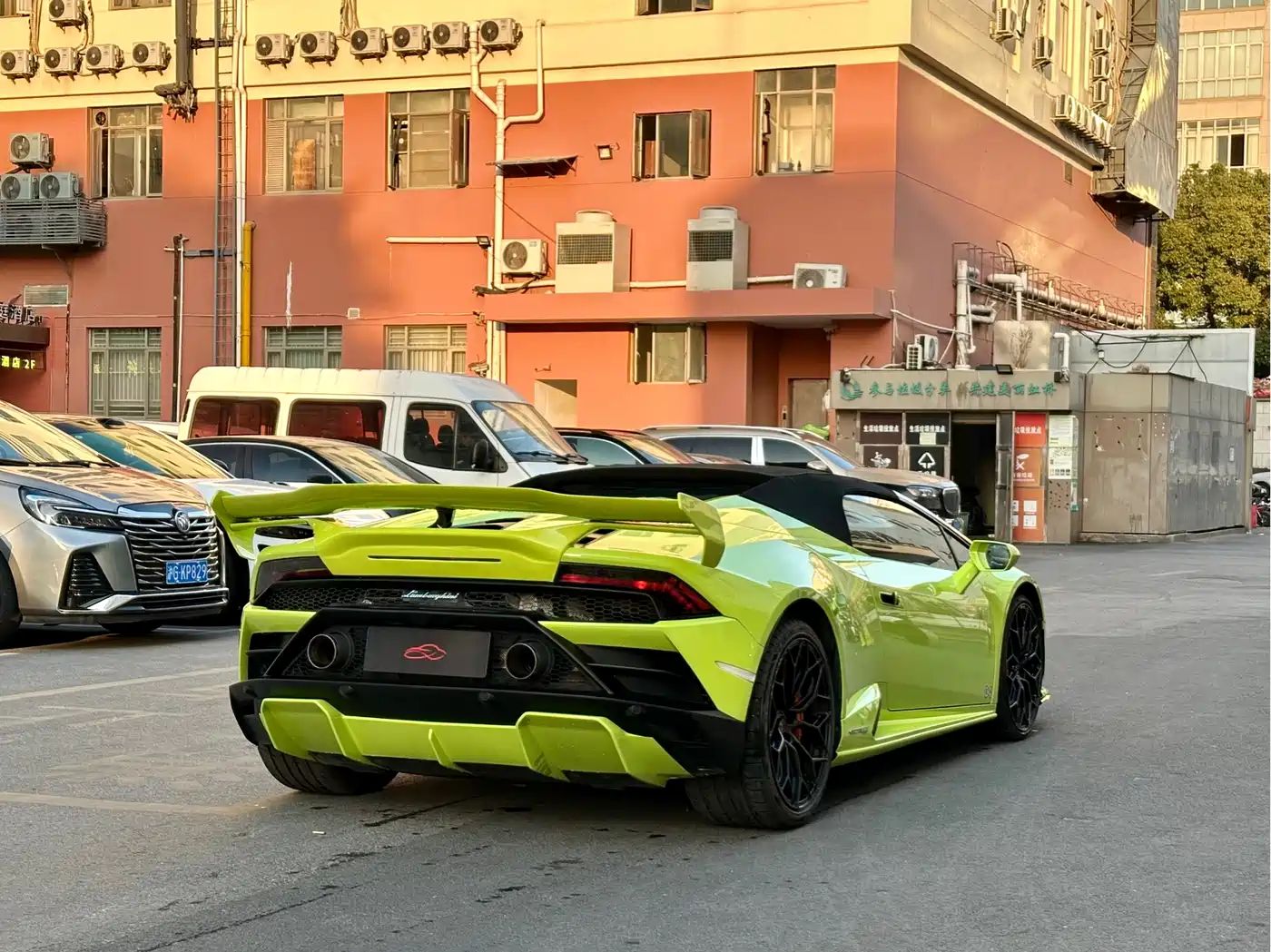 Lamborghini Huracán 2020 Huracán EVO RWD Spyder фото 5